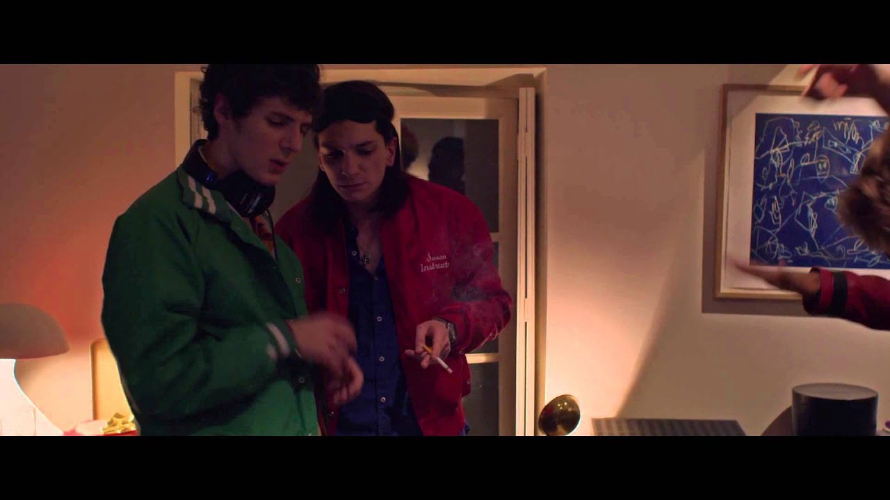EDEN FILM OFFICIAL TEASER : Daft Punk spin 'Da Funk' (House party scene)
